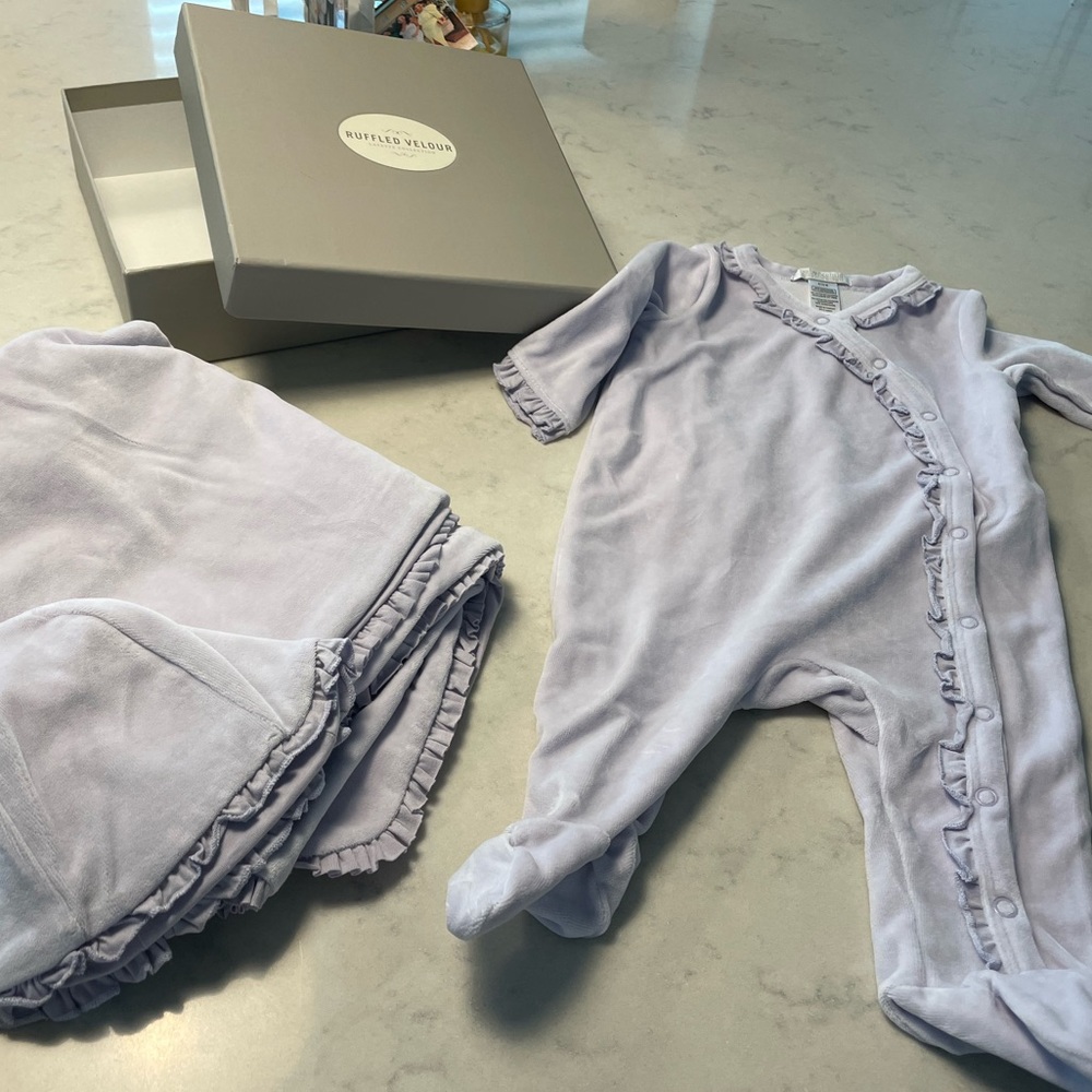 RH Baby & Child Onsie / Blanket set (new)